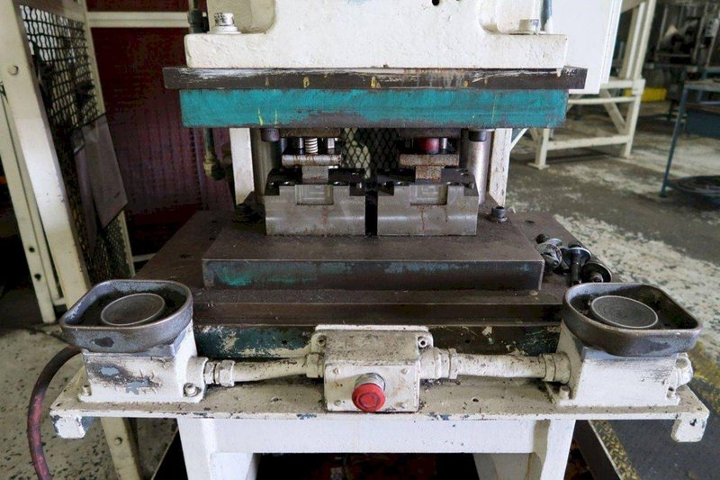 45 TON NIAGARA OBI PRESS
