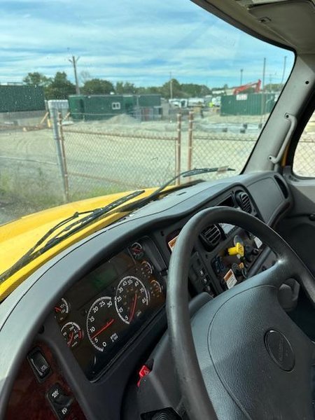 2020 Freightliner M2 106 3ALACXFC8LDLN6122