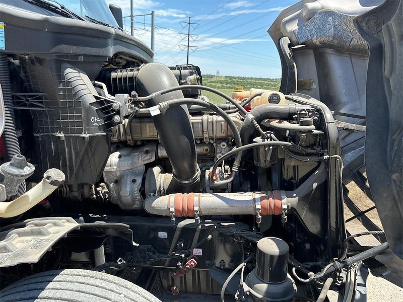 2020 Freightliner Cascadia 126 3AKJHHDR2LSKC0465