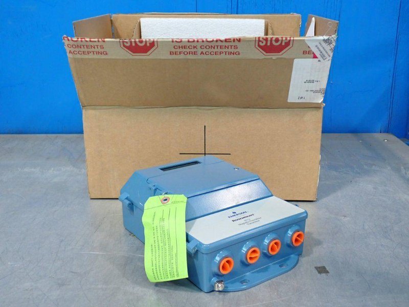 EMERSON ROSEMOUNT 8712 MAGNETIC FLOW METER TRANSMITTER   -  8712EMR1A1N5M4Q4