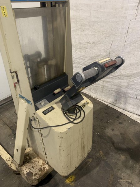 CROWN 20MT ELECTRIC LIFT. STOCK # 1164623.