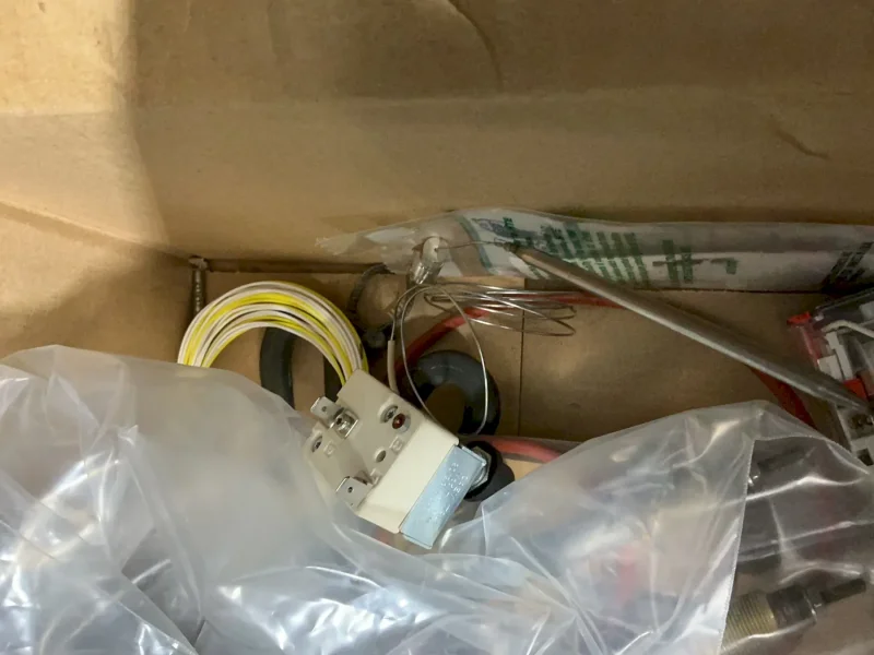 TENNEY ENGINEERING INC 14 CUBIC FT ENVIRONMENTAL TEMPERATURE AND HUMIDITY TEST CHAMBER  -  T14RC
