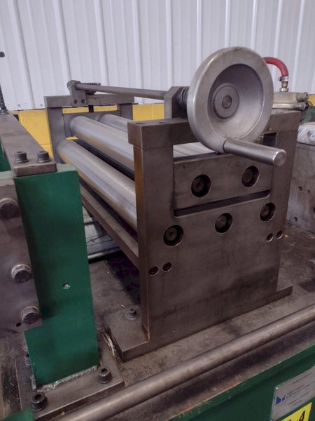 24" TRIAD DESIGN &amp; MFG FEEDER: STOCK #17013