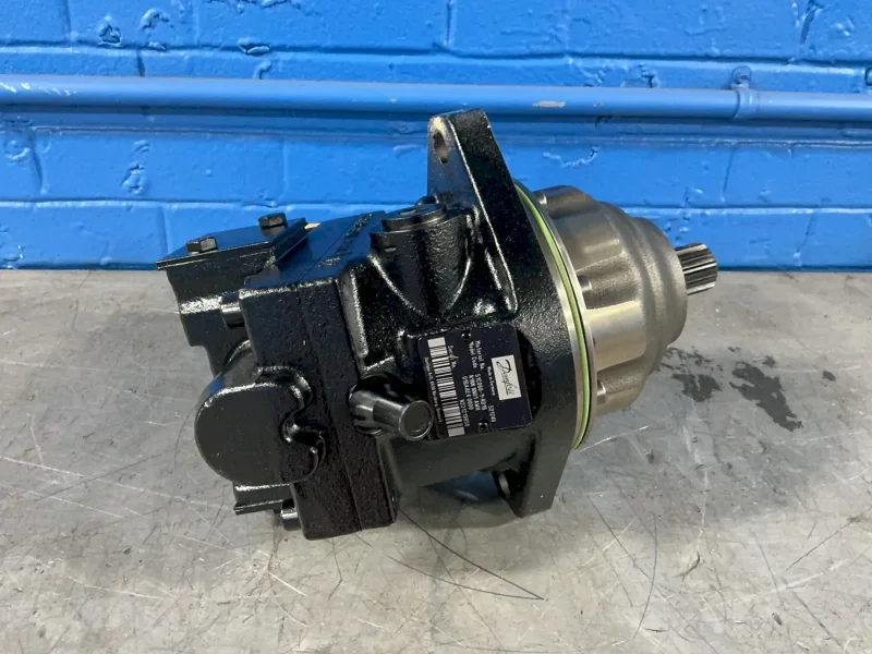 DANFOSS MOTOR TRACK DRIVE  -  51C060-1-RD1B