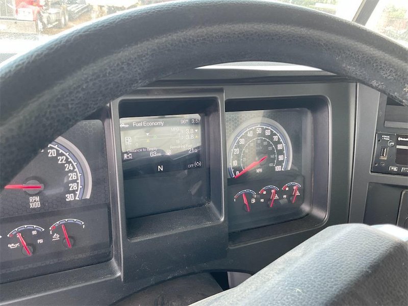 2025 Mack GR64B 1M2GR2GC1SM043902