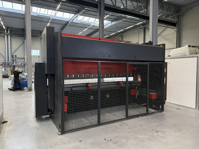 Amada - HFP 130 ton x 4100 mm CNC