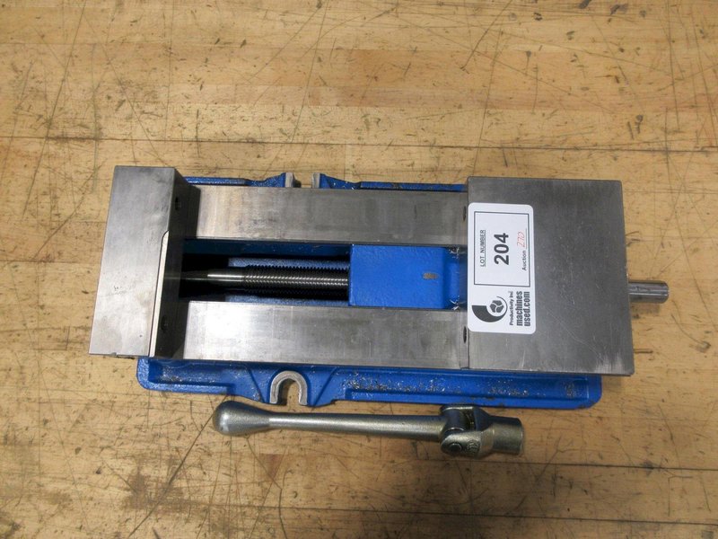 Kurt D688 6" AngLock CNC Milling Vise – w/ Handle- Auction Item