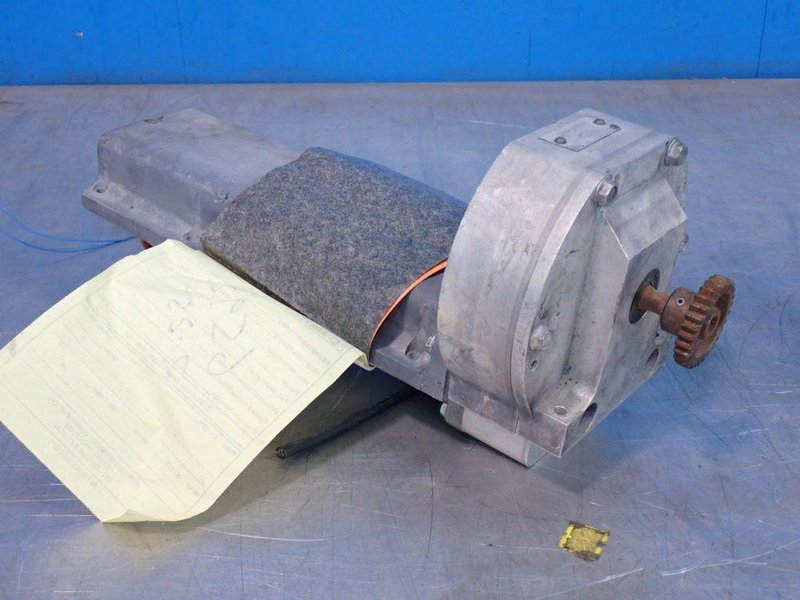 ABB GEARED SERVO MOTOR  -  3HNM06052-1