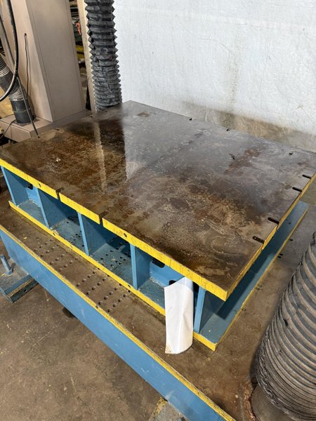 100 TON DAKE 18-255 HYDRAULIC 4 POST SPOTTING PRESS. STOCK # 0889925