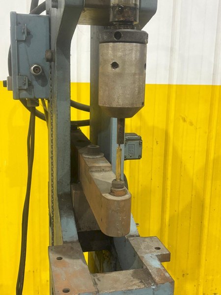 10 TON BTM MODEL #P10F TOG-L-LOC AIR TOGGLE SHEET METAL PRESS: YOBRO #24796