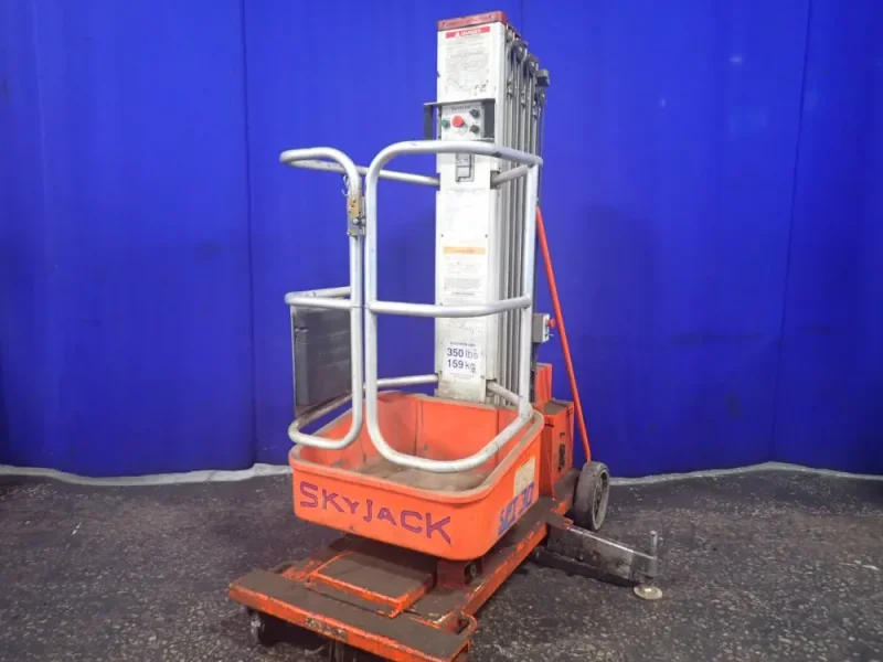 SKYJACK 350 LBS MANLIFT  -  I30