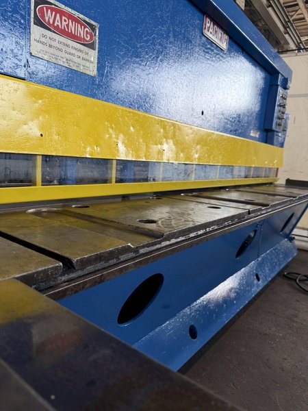 10’ X 1/4" PACIFIC MODEL #250B10 HYDRAULIC SHEAR. STOCK # 0665425