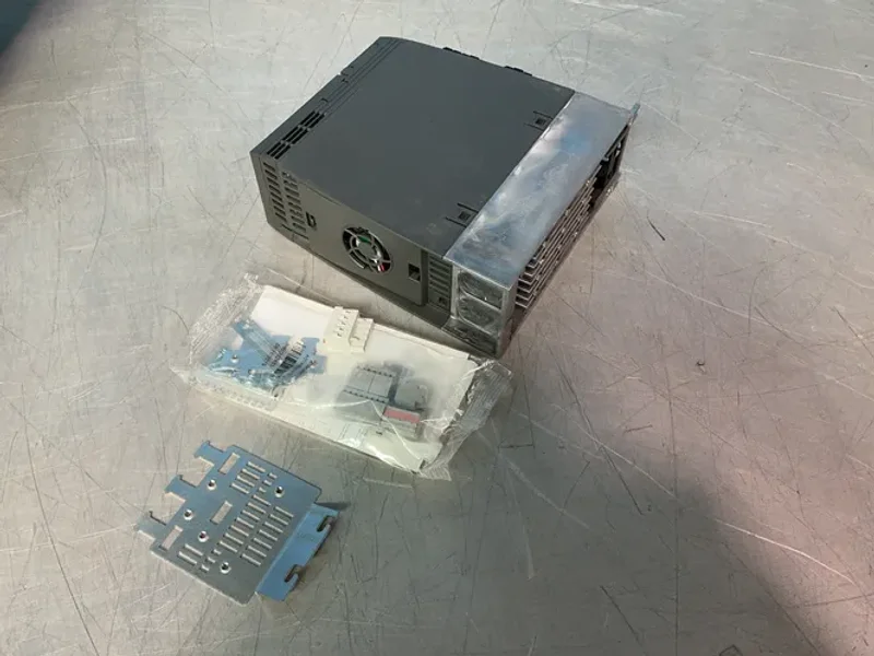 Siemens 4 Kw Variable Frequency Converter - 6sl3210-1ke18-8ab1