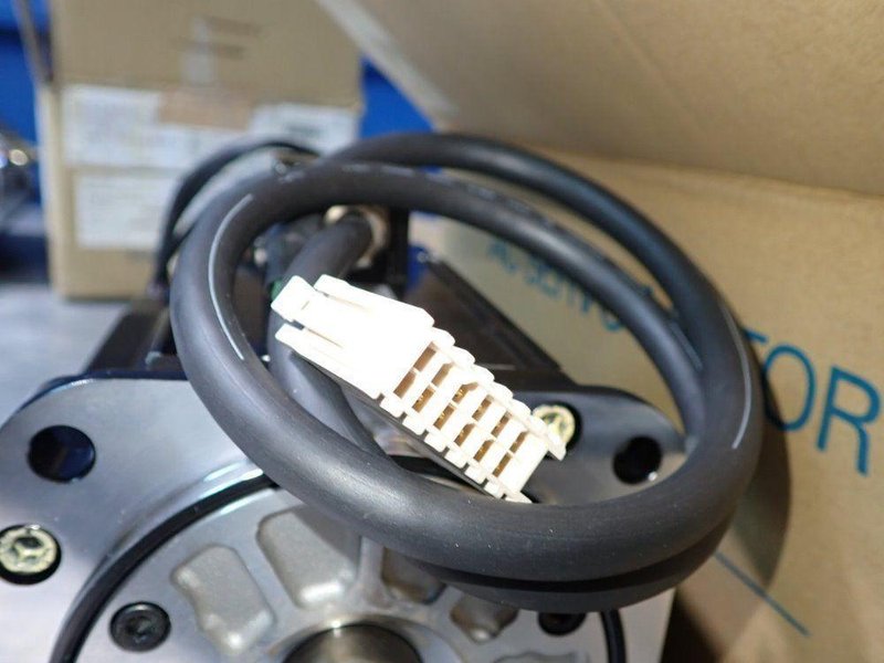 YASKAWA AC SERVO MOTOR  -  SGMGH-13A2A-YRA1
