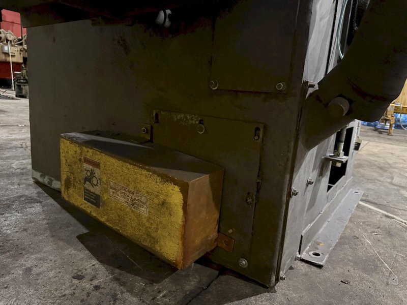 6 CU FT WHEELABRATOR MODEL WTB-6 TUMBLAST BELT TYPE BLAST CLEANING MACHINE: YOBRO #25940