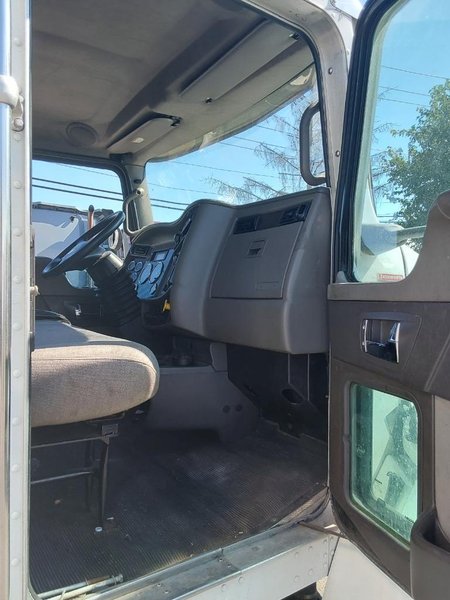 2022 Kenworth T270 Box  2NKHHM6X5NM482156