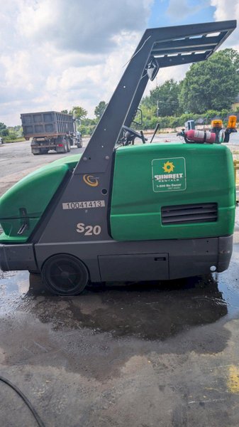 50&quot; MODEL S20 TENNANT FLOOR SWEEPER STOCK# 4132