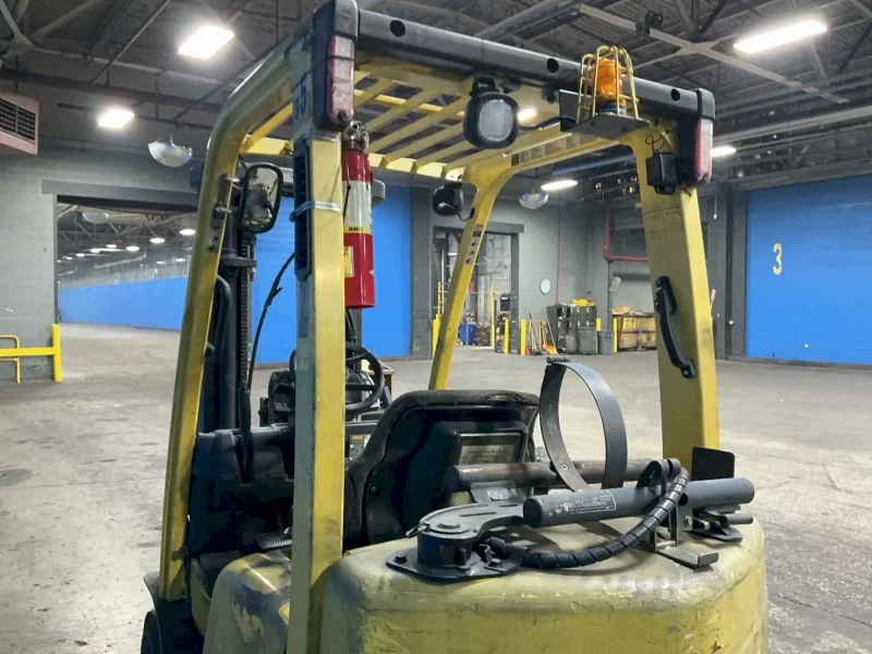 HYSTER 4800 LBS PROPANE FORKLIFT  -  S50FT