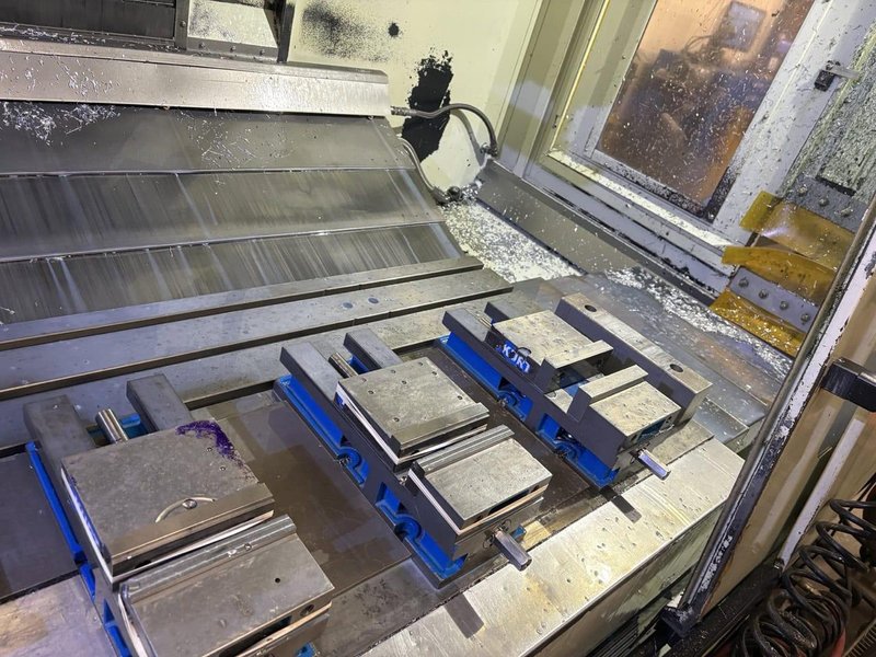 Hurco VMX-50 VMC, 2012 – WinMax Software, Chip Conveyor, Under Power