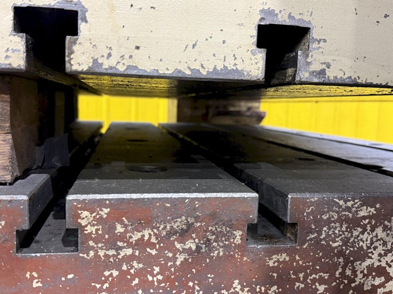 660 TON SUTHERLAND MODEL #HD1 HYDRAULIC 4 POST GUIDED RAM PRESS 15&quot; STROKE: YOBRO #24088