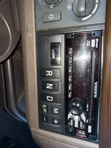 VOLVO VNL64T780 - Trucks