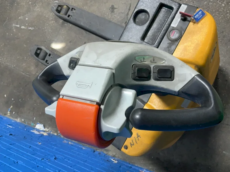 VESTIL 3000 LBS FULLY POWERED ELECTRIC PALLET TRUCK  -  EPT-2547-30