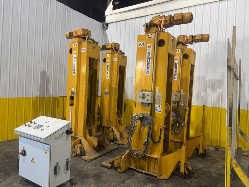 (4) 20 TON (160,000 LBS TOTAL) RAILWAY / NEUERO HEAVY DUTY MOBILE VERTICAL LIFT JACKS: YOBRO #23870
