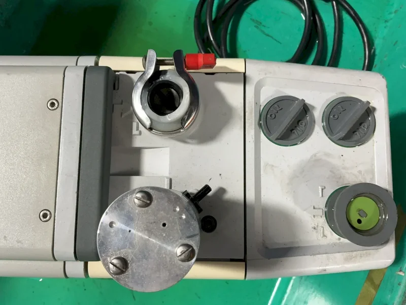 EDWARDS ROTARY VANE VACUUM PUMP   -  E-LAB  2