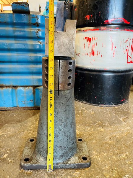 USED, GIDDINGS &amp; LEWIS TOOL HOLDER