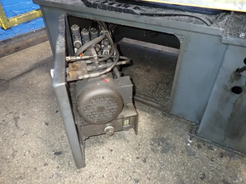 HYD-MECH 26" X 13" HORIZONTAL BAND SAW  -  S20A