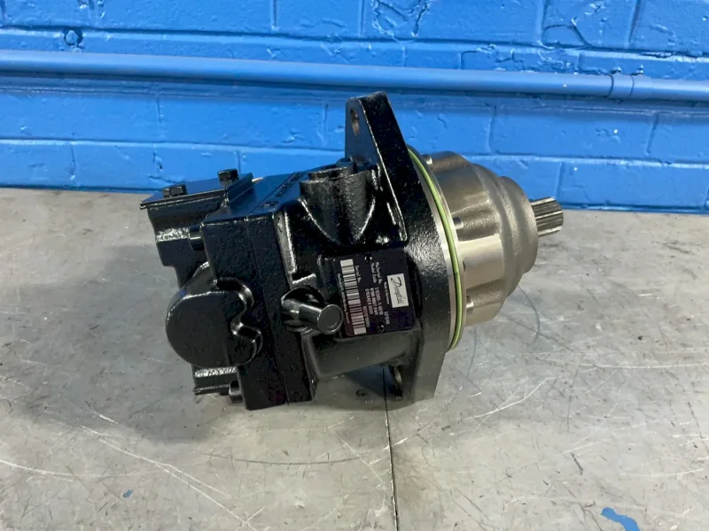 DANFOSS MOTOR TRACK DRIVE  -  51C060-1-RD1B