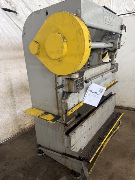 45 TON X 66" VERSON 2050 PRESS BRAKE W/ DIES. STOCK # 0219626.