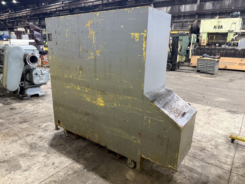 HEAVY DUTY ROLLING TOOL CABINET / STORAGE CART: YOBRO #24204