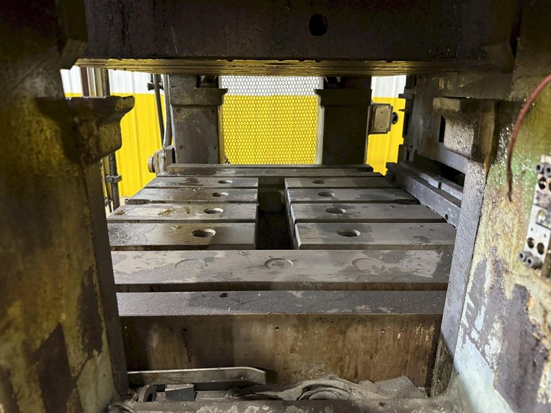 100 TON MINSTER P2-100-42 PIECE MAKER STRAIGHT SIDE HIGH SPEED PRESS: YOBRO #23916