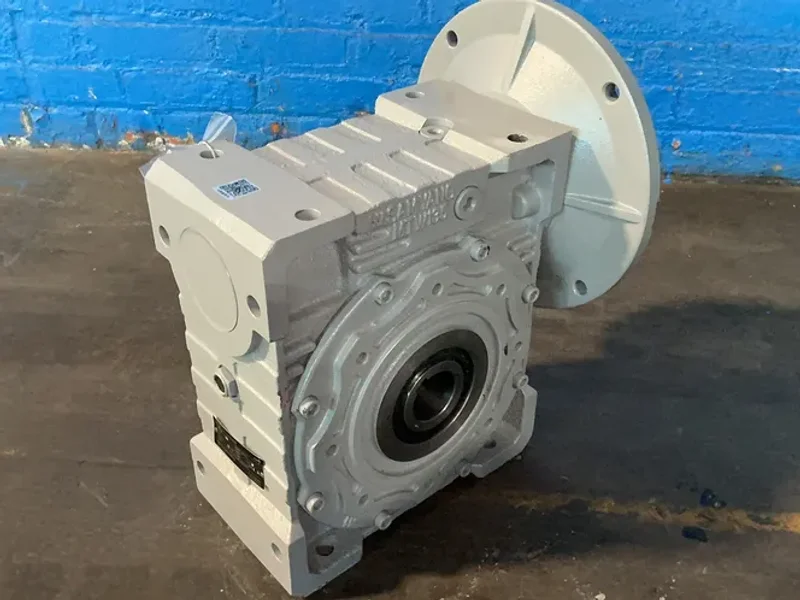 NARA SAMYANG GEAR RATIO: 30:1 MIGHTY WORM GEAR REDUCER  -  135