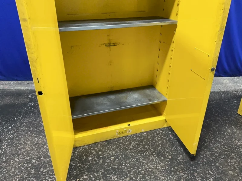 JUSTRITE 45 GALLONS  / 43" X 18" X 65" FLAMMABLE CABINET  -  894500