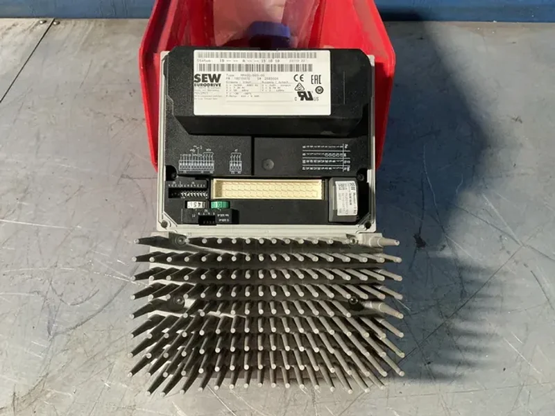 SEW EURODRIVE MOVIMOT FREQUENCY INVERTER   -  MM40D-503-00