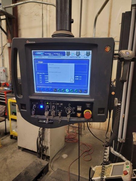 Amada 242 Ton X 14' 8-Axis CNC Press Brake W/Robotic Manipulator, Model HG2204RH