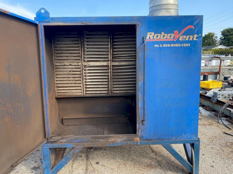 RoboVent DFS-6000-6-M1846 Dust Collector w/ Stand USED
