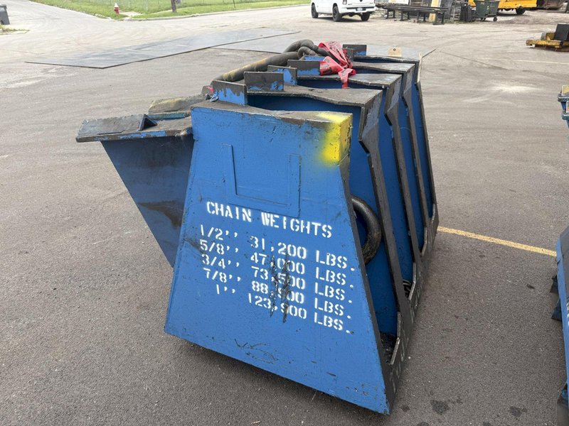 HEAVY DUTY LIFTING CHAINS W/ ROLLING STAND/CABINET: YOBRO #23989