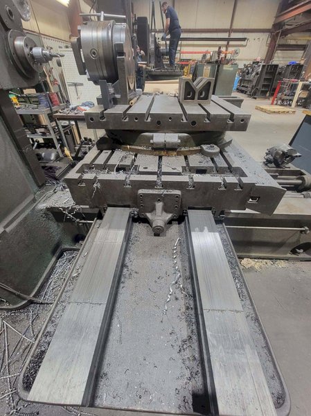 Giddings &amp; Lewis 330T Horizontal Boring Mill – Newall Digital Readout, Rotary Table
