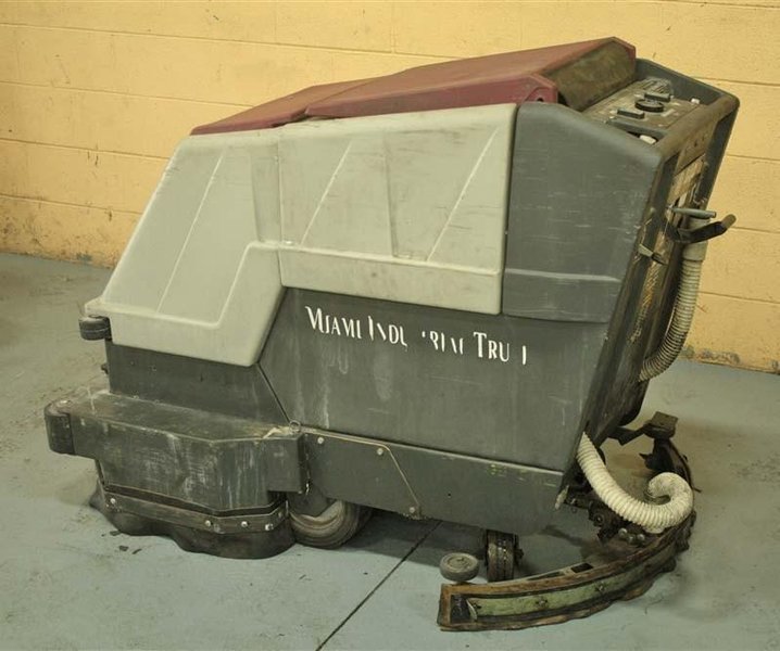MINUTEMAN POWERBOSS 26 FLOOR SCRUBBER: 56238