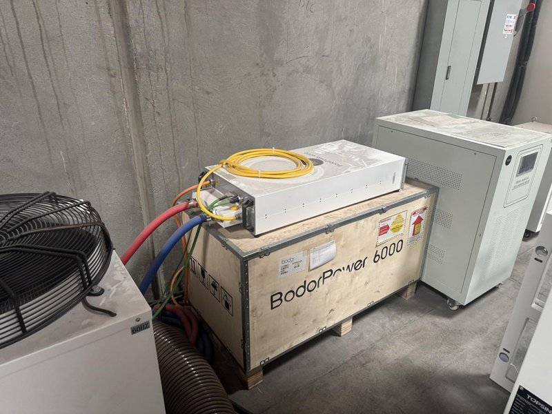 6,000 Watt Bodor i7 Fiber Laser, 2023 – 5′ x 10′ Bed, Spare Head, Fume Filter