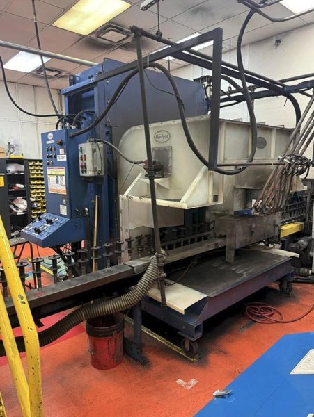NORDSON POWDER COAT PAINT SYSTEM WITH FEEDER &amp; I-CONTROL. STOCK # 0980326