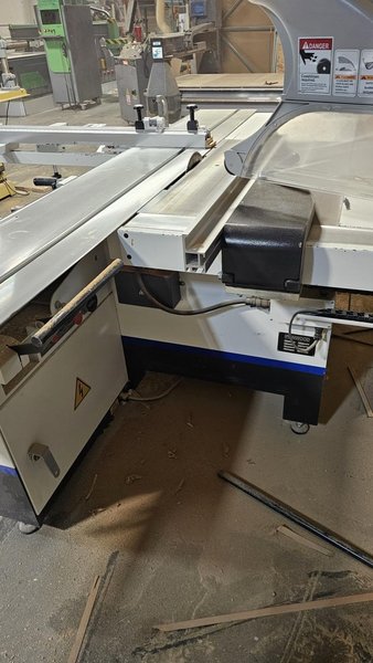 Ironwood SL300 Sliding Table Saw, 2023 – Full Length Bridge Clamp