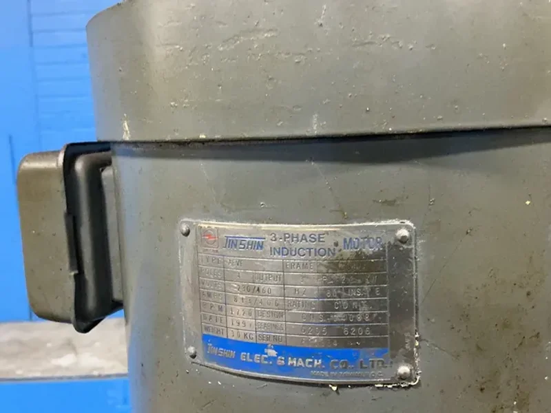 FALCON CHEVALIER MACHINERY INC. 9”X42” VERTICAL MILL  -  FM-3VS