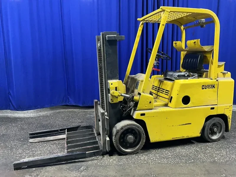 CLARK EQUIPMENT 6000 LBS PROPANE FORKLIFT  -  C500 600