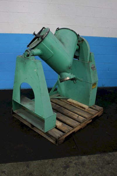 2 CUBIC PATTERSON KELLEY TWIN SHELL DRY BLENDER; STOCK #75400