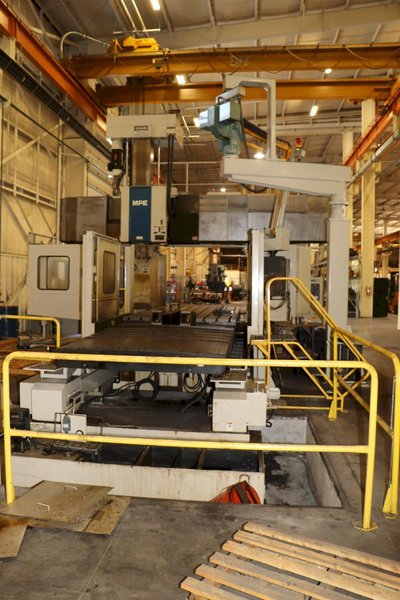 117" X 114" X 39" TOSHIBA MODEL MPE-2140 BRIDGE MILL: YOBRO #26305