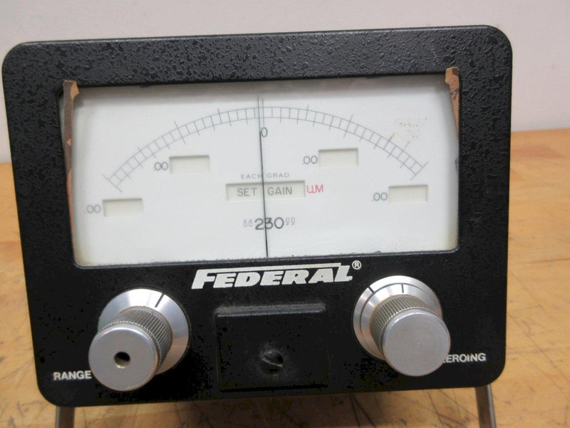 Federal Electronics 136B-2-R1 Precision Adjustable Bore Comparator .00005" with 136B-2R1 Analog Gage Readout and Battery- Auction Item